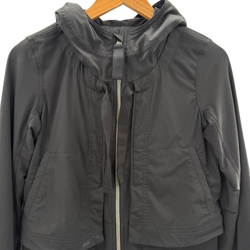 Lululemon Yogi Anorak Jacket Full Zip Hooded Sporty Black Activewear Size 4 - Picture 4 of 16